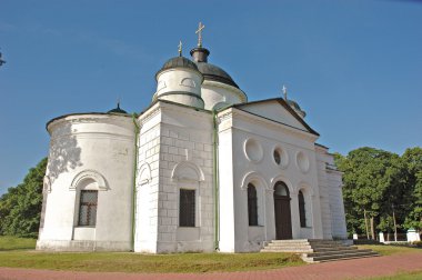 St. George's Kilisesi (1817-1826 gg.). Sarayı ve Parkı karmaşık