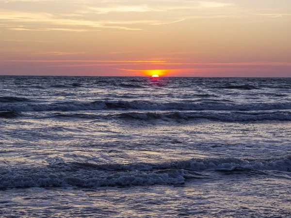 Beautiful Sunset At The Beach On The Baltic Sea. — Stock Photo, Image