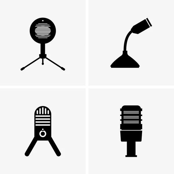 Uppsättning av fyra mikrofoner — Stock vektor