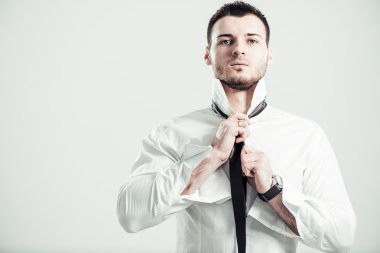 bir kravat pansuman Yöneticisi