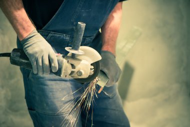 işçi freze metal profil