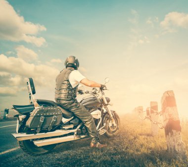 motorlu bisiklet sürücüsü