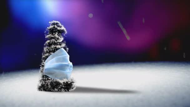 Kar Mevsimi Arka Planında Koruyucu Tıbbi Maskeli Noel Ağacı — Stok video