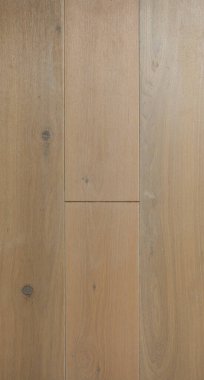 düz doğal ahşap kaplamalı yüzey, yağ kaplı.