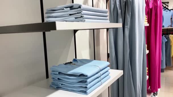 Khmelnitky Ουκρανία 2021 City Boutique Store Shelfs Trend Seasonal Clothers — Αρχείο Βίντεο