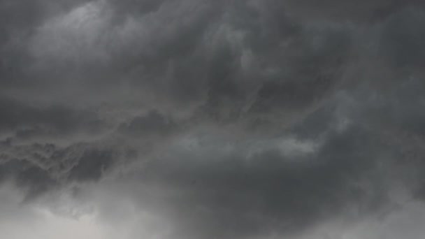 Дождливый Штормовой Небо Фоне Движущимися Облаками Ветру — стоковое видео