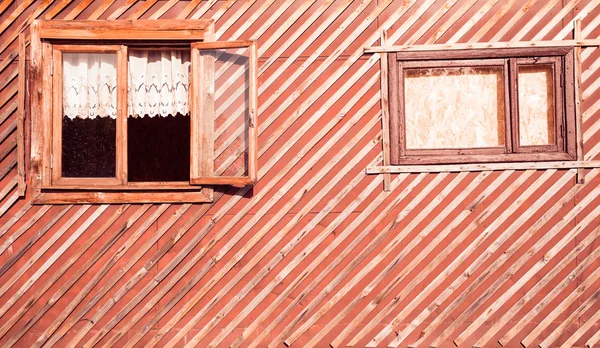 Edificio a rayas pared de madera — Foto de Stock