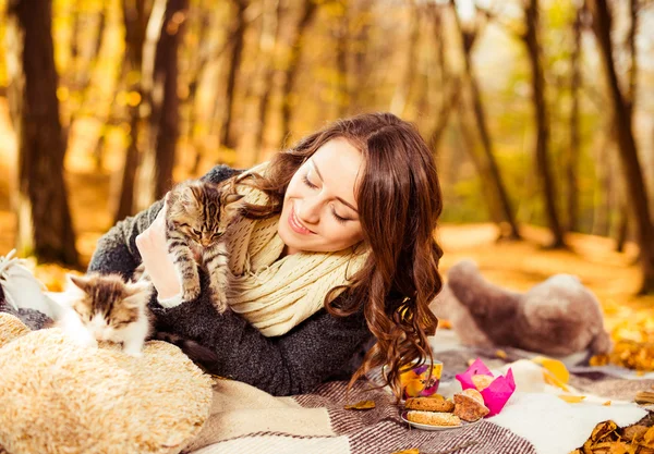 Pretty woman with cats — Stock Photo, Image