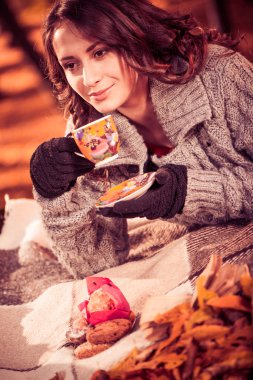 Açık çay içme kadın