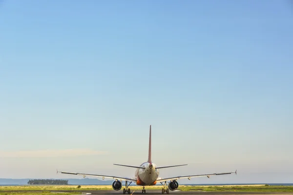 タキシングの旅客機 — ストック写真