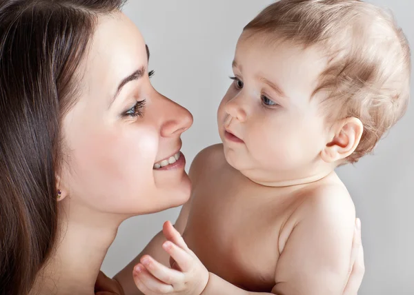 A mother with a small child — Stock Photo, Image