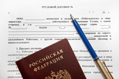 Rus iş sözleşmesi pasaport ve kalem ile satış müdürü olarak