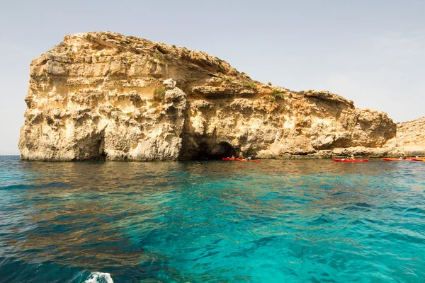 Comino-sziget, Málta, Földközi-tenger kristálytiszta lagúna — Stock Fotó