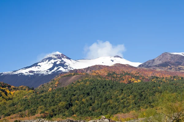 Vulcão Etna com cores de outono — Fotografia de Stock