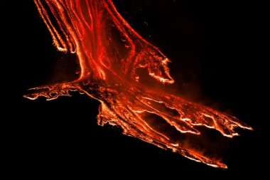 Etna Dağı Erüpsiyonu ve lav akışı