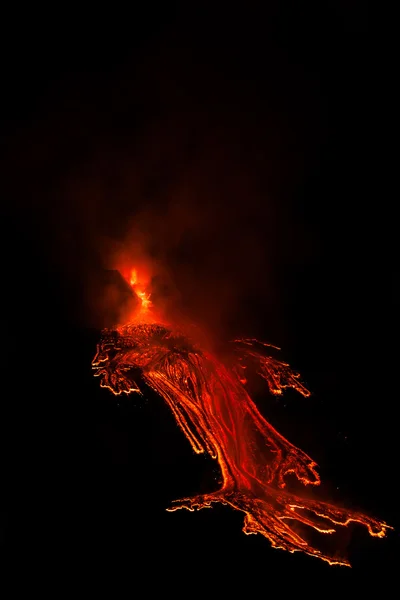 Uitbarsting van de Etna en lavastroom — Stockfoto