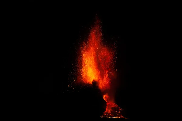 Éruption de l'Etna et écoulement de lave — Photo
