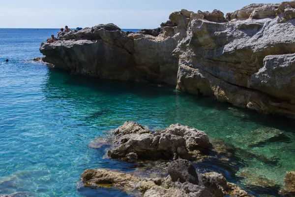 Pláž na Sicílii - rezervace Plemmirio Syrakusy — Stock fotografie