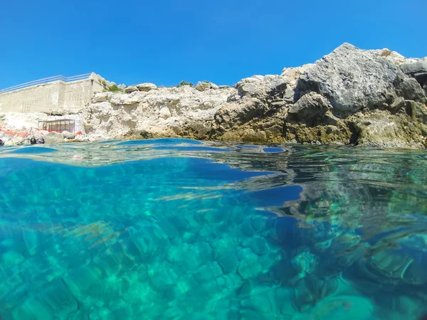 Spiaggia in Sicilia Riserva del plemmirio a Siracusa — Foto Stock