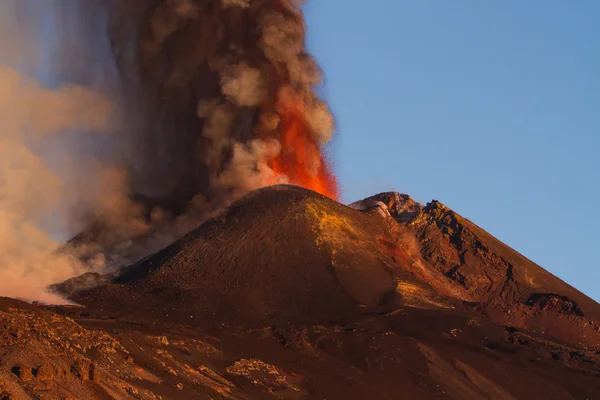 Erupção do vulcão etna — Fotografia de Stock