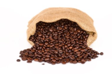 Kahve çanta - kahve çekirdekleri içinde beyaz arka plan üzerinde izole kahve çuval tuval.