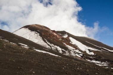 Etna volkanın Zirvesi kraterler