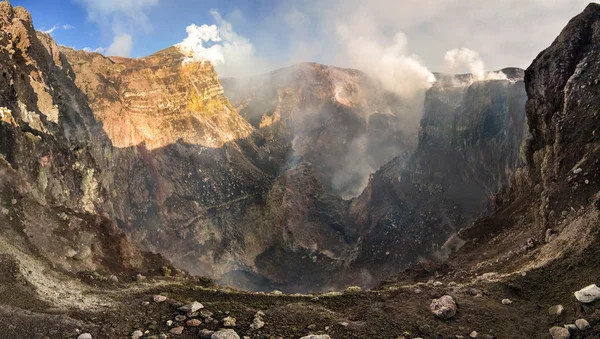 Etna volkanın Zirvesi kraterler — Stok fotoğraf