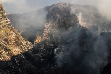 Etna volkanın Zirvesi kraterler