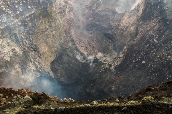 Csúcstalálkozó kráter az Etna vulkán — Stock Fotó