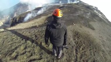 Etna yanardağı patlayan kraterler, jeolog