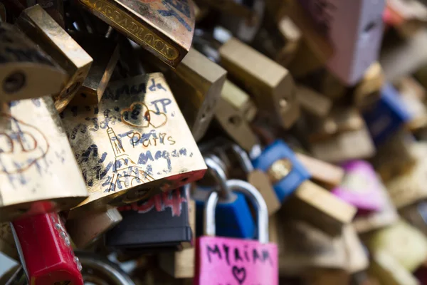 Padlocks in Paris — Stock Photo, Image