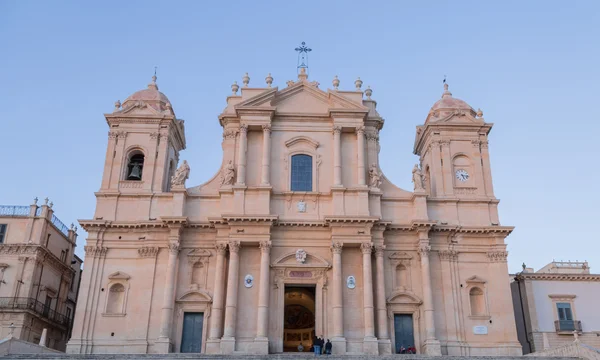 Noto, Italie - 06 février 2016 : Ville construite dans le style baroque sicilien . — Photo