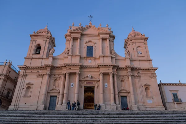 Noto, Italie - 06 février 2016 : Ville construite dans le style baroque sicilien . — Photo