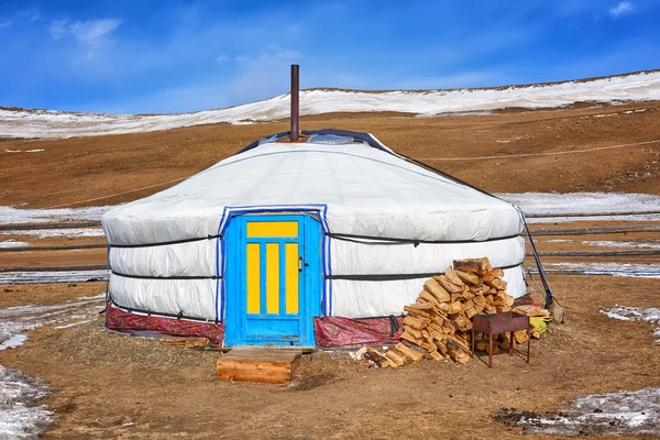 Yurt - home of nomadic peoples — Stock Photo, Image