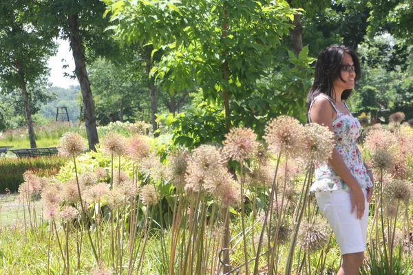 Girl Among Flowers — Stock Photo, Image