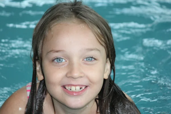 Menina Child-in Piscina — Fotografia de Stock