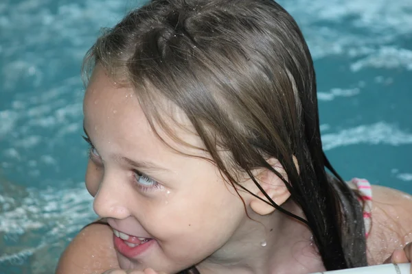 Niña de la piscina —  Fotos de Stock