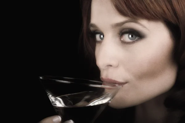 Mujer con martini — Foto de Stock