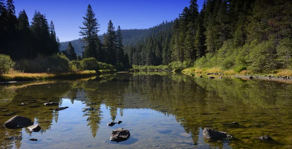 Rzeka Truckee — Zdjęcie stockowe