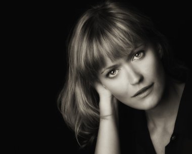 güzel bir kadın siyah