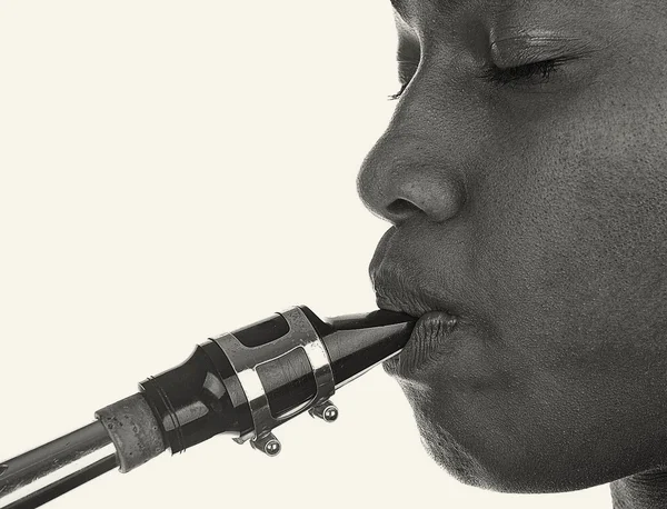Bilden av en kvinna med saxofon — Stockfoto