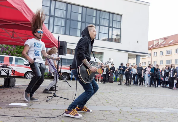 Banda de rock actuando en la calle — Foto de Stock