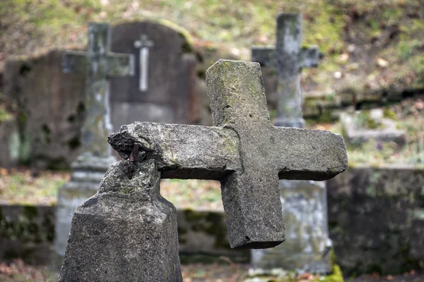 Ruined tombstone — Stock Photo, Image