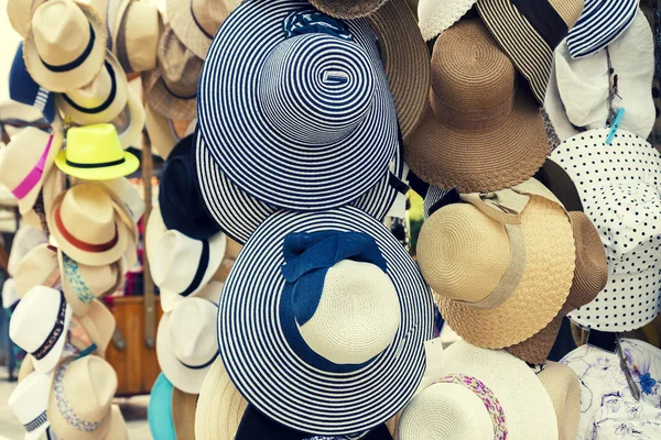 販売のためのレトロな夏帽子 — ストック写真