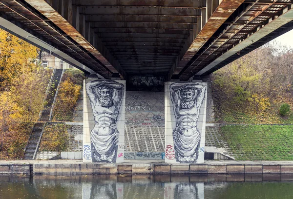 Vilnius bir köprü altında Graffiti
