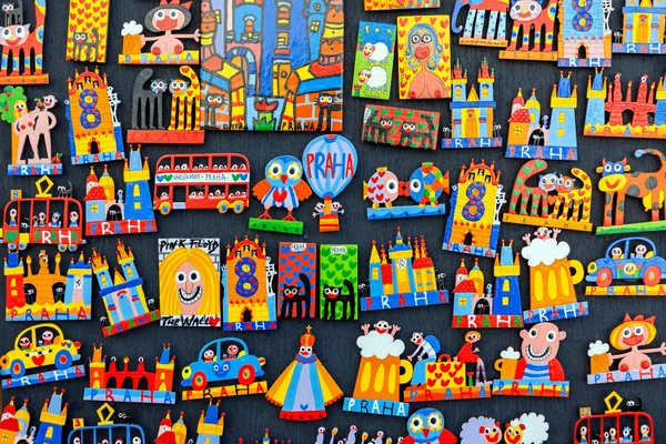 Kleurrijke aandenken magneten in Praag — Stockfoto