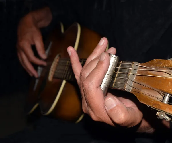 Playing Slide on Old Guitar Closeup — Stock Photo, Image