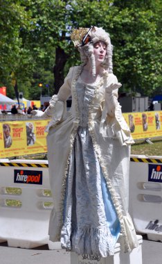 Kate Moir Marie Antoinette dünya Buskers Festivali olarak