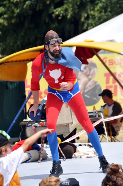 Dan op de wereld Buskers Festival, Christchurch, nieuwe Zeala Devil — Stockfoto