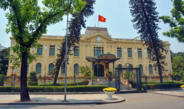 Französisches Kolonialgebäude in Hanoi, Vietnam — Stockfoto